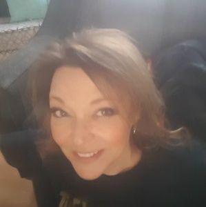 Meet your Posher, Deneen